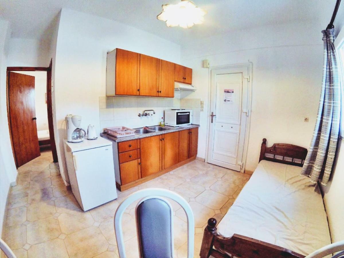 Adonis Villa Куцунари Екстериор снимка
